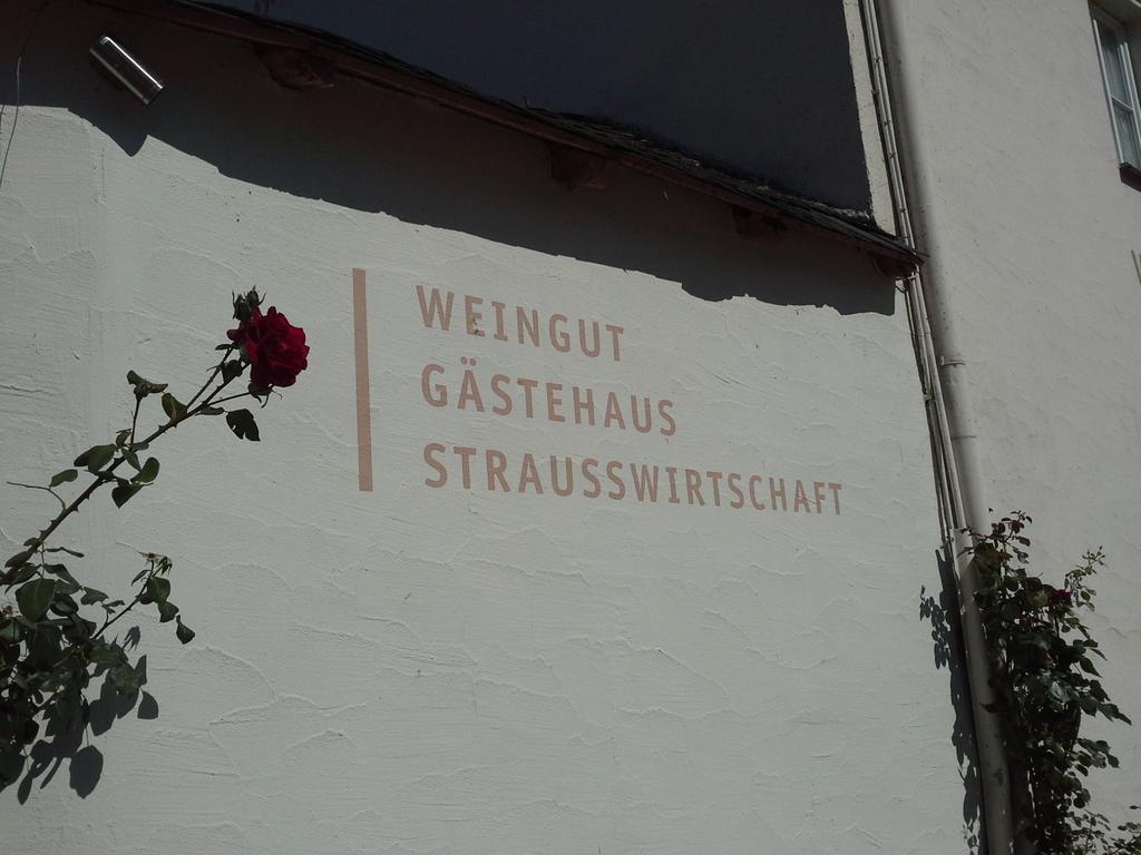 Weinhaus Kurtrierer Hof Hotel Leiwen Exterior foto