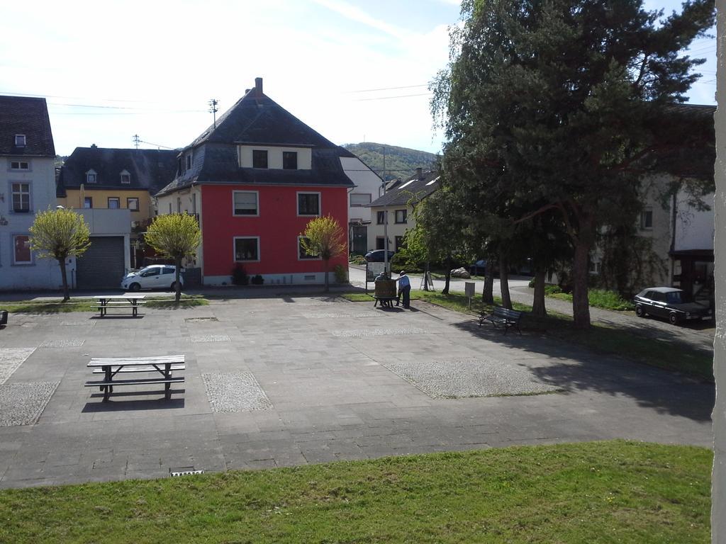 Weinhaus Kurtrierer Hof Hotel Leiwen Exterior foto