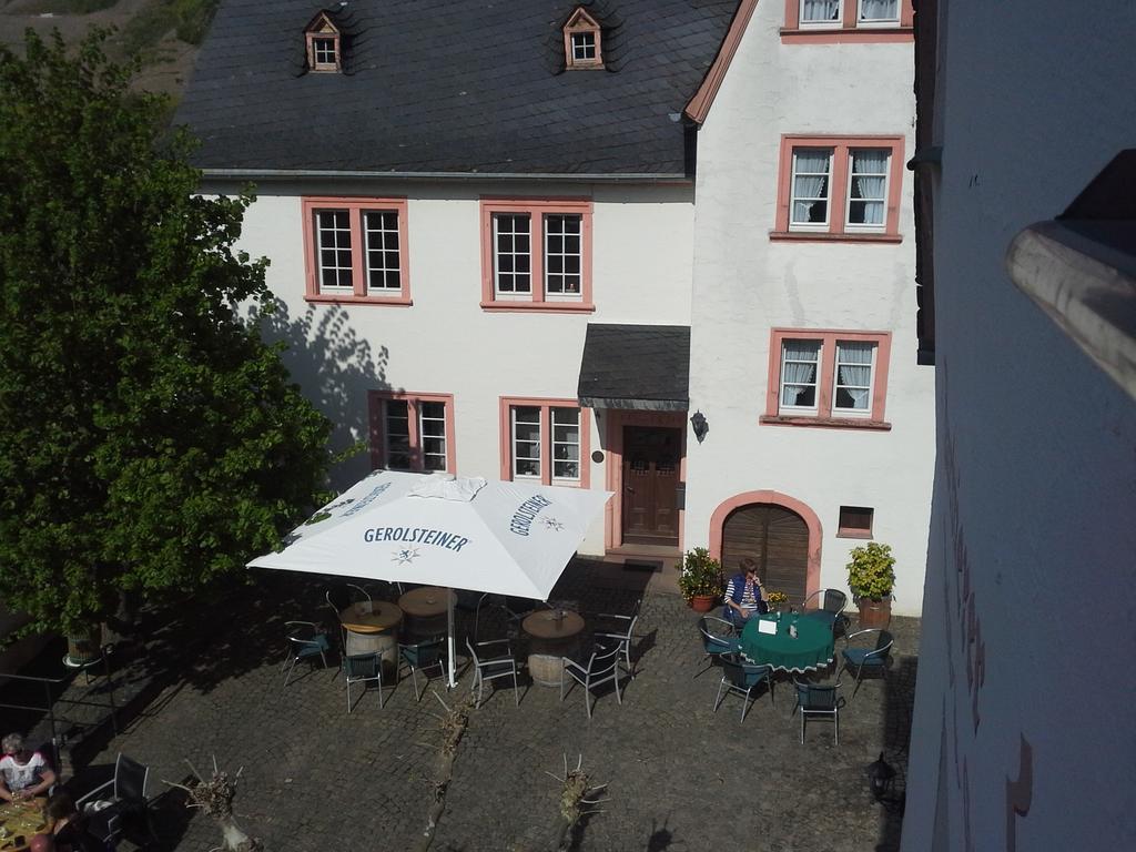 Weinhaus Kurtrierer Hof Hotel Leiwen Exterior foto