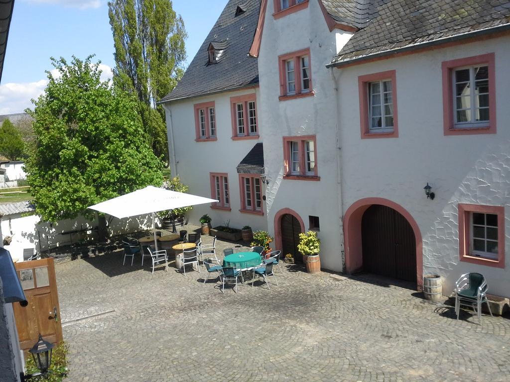 Weinhaus Kurtrierer Hof Hotel Leiwen Exterior foto