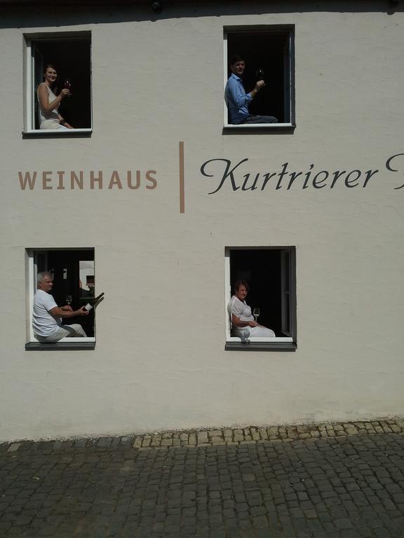 Weinhaus Kurtrierer Hof Hotel Leiwen Exterior foto