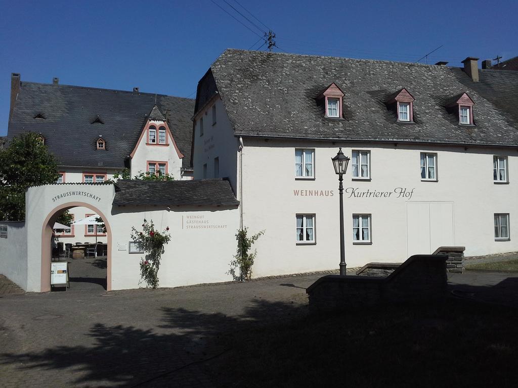 Weinhaus Kurtrierer Hof Hotel Leiwen Exterior foto